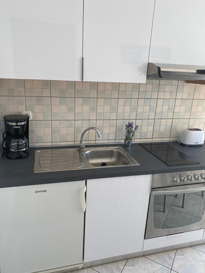 Apartment Leona *