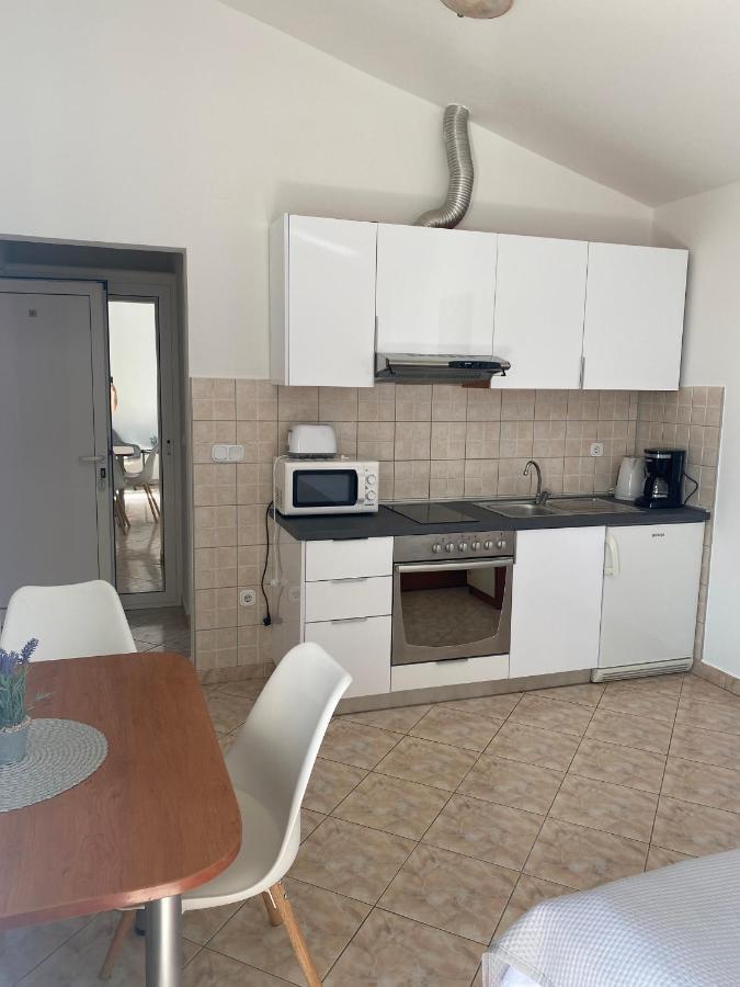 Apartment Leona *