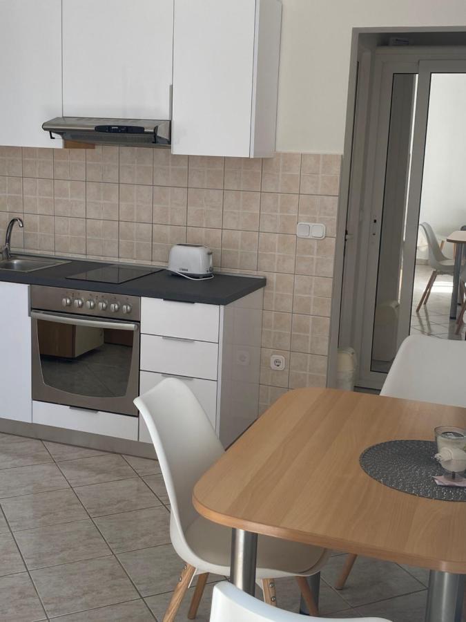 Apartment Leona *