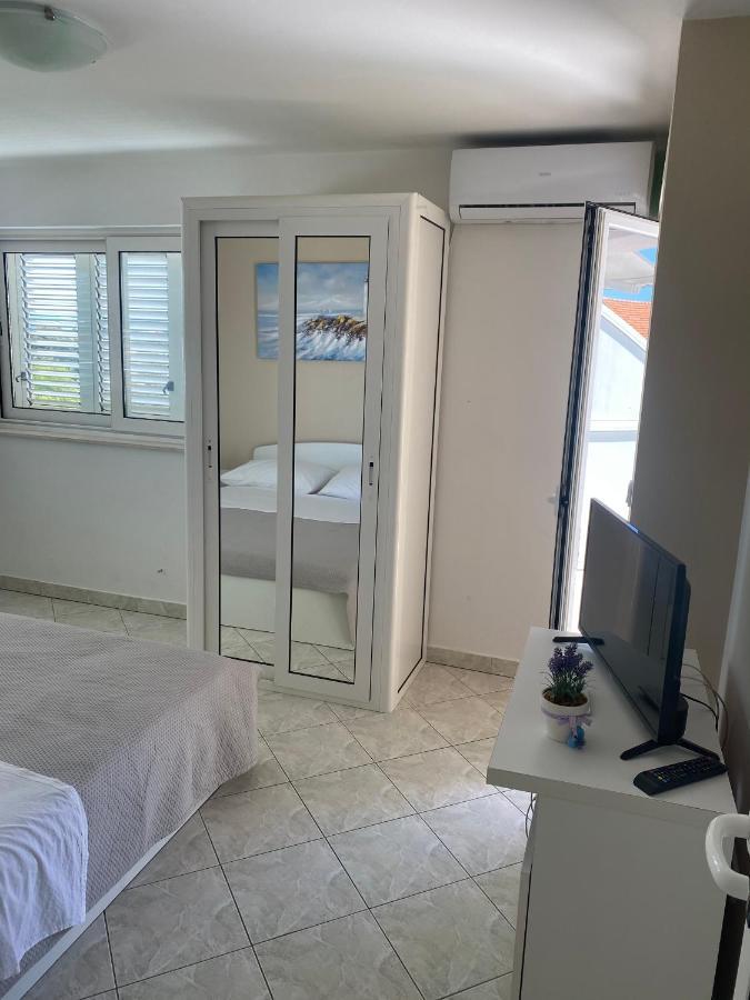 Leona Apartment Bibinje
